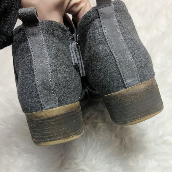 Toms Gray Low Heel Zip Up Ankle Bootie sz 9W - Picture 3 of 6